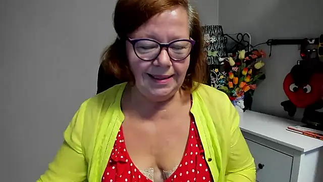 Adelewildx live cam on StripChat