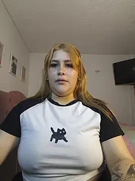 Kit_Cat live cam on StripChat