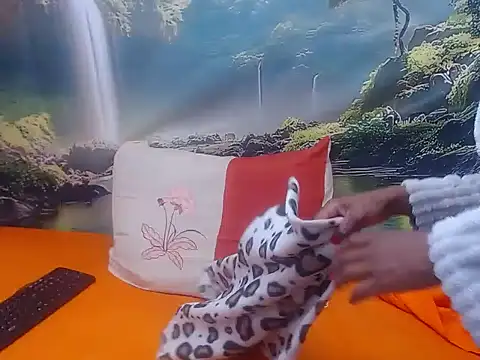 Pretty_miss_devilxxx35 webcam