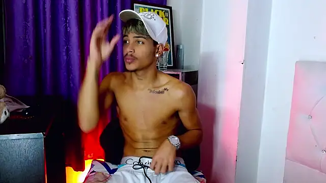 Angel_foxc13 webcam
