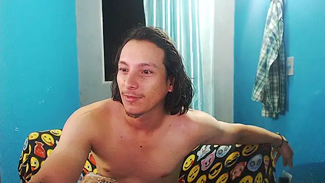 MrKingsaintx live cam on StripChat