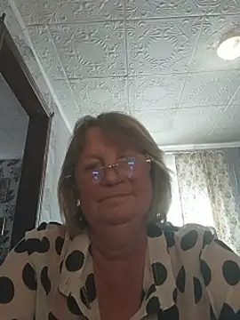 milashkacutie50 - MilashkaCutie50's free webcam - UK Sex Cams