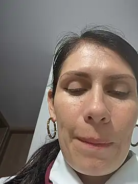 alysson__11 - ALYSSON__11's free webcam - UK Sex Cams