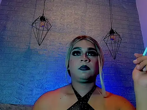 Crystal_ShineSt live cam on StripChat