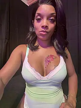 Rakiyahcharms live cam on StripChat