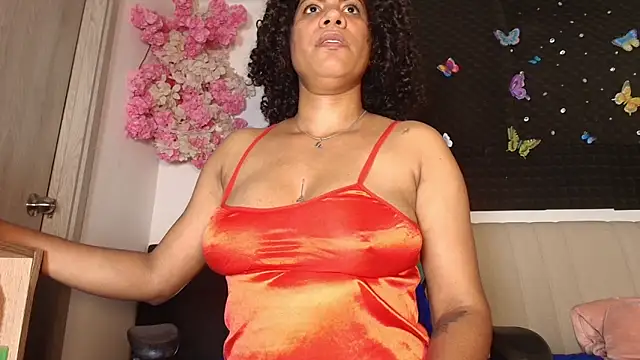 golden_goddess38 webcam