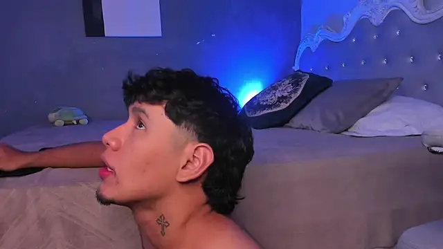 nau_fonseca1 live cam on StripChat