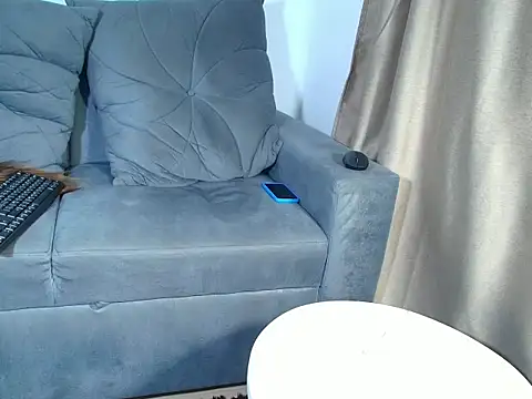 Laura_Cramz webcam