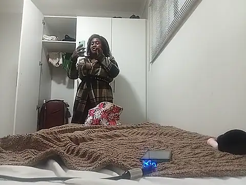 loveyie live sex cam