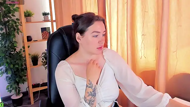 Secret_goddes live cam on StripChat