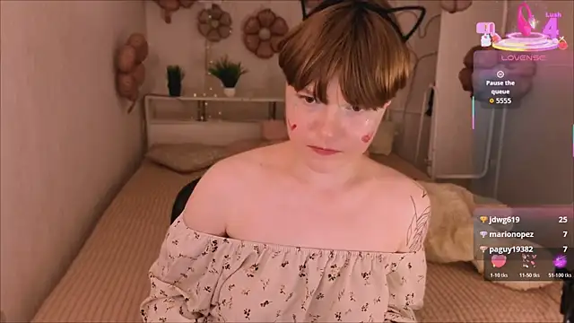 DreamyLuna webcam