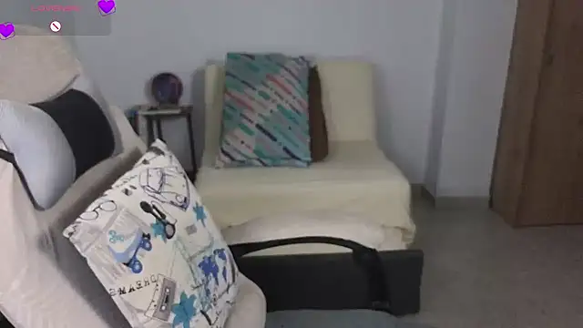 blue__moon_ live cam on StripChat