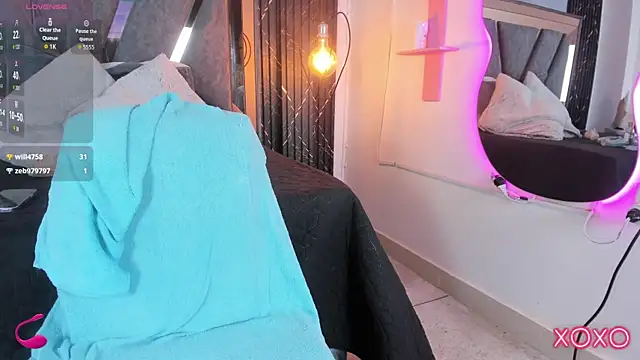 Miia_Deluxe webcam