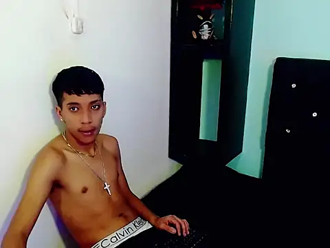 jl_brayan12 - Jl_brayan12's free webcam - UK Sex Cams