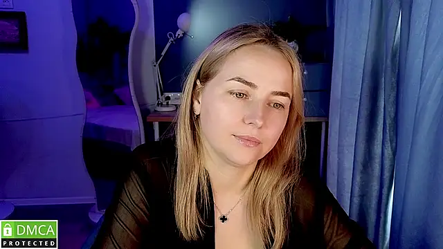Mira_Mermayd live cam on StripChat
