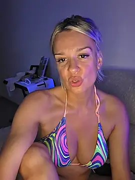 SpicyVicky live sex cam