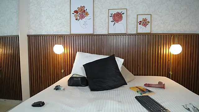 Ariana_Wayne webcam