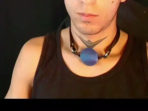 dark_men1 webcam