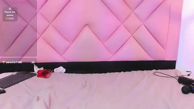 curly_babe webcam