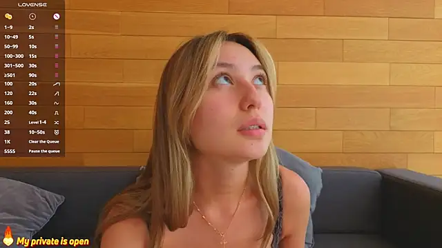 AntonelaAmeli live cam on StripChat