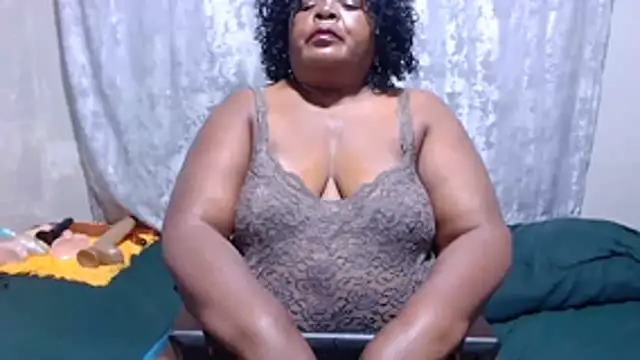 MatureBootyBabe4Uxx