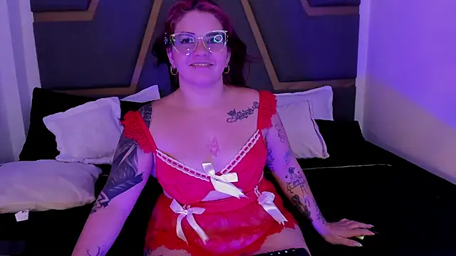 juana_valkiria live cam on StripChat