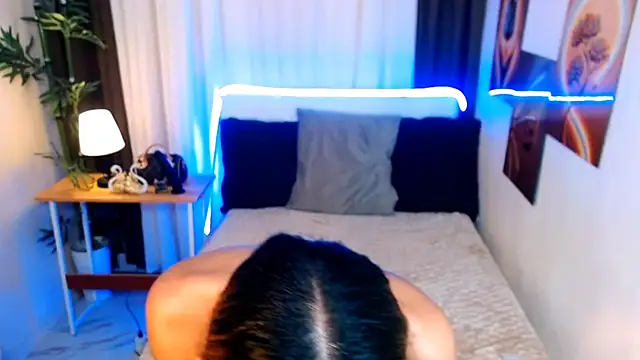 Wildnaughty_Chesca webcam