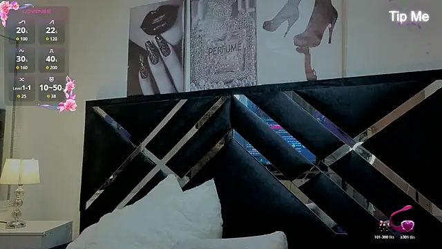 Un_Sluttyy live cam on StripChat