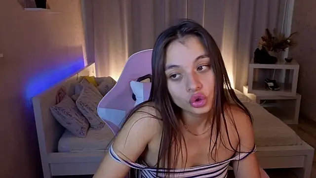 Kim_Bless webcam