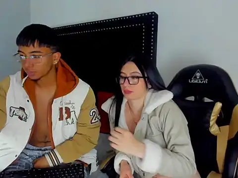 LoganNRose webcam