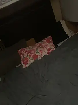 Nwgirl webcam