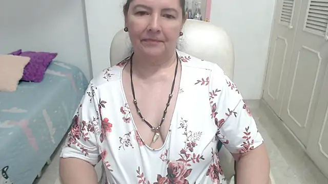 leonela_69 webcam