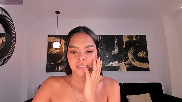 SaphiraJames webcam