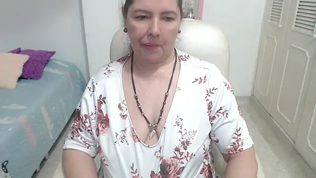 leonela_69 webcam