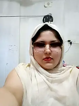 Nusrat-N live cam on StripChat