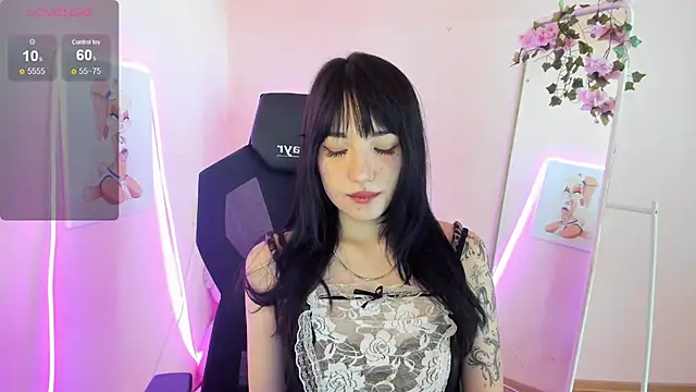 AliceeinWonderlanddd webcam