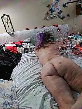 BrattyGirl2424 webcam