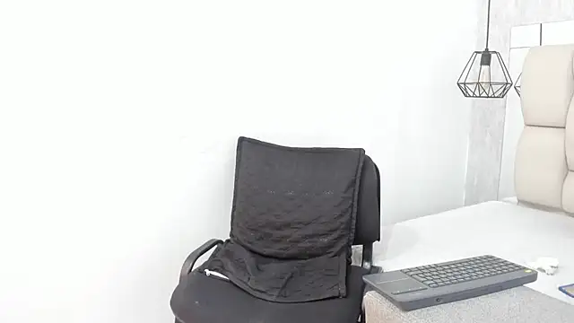 Bella_adamss_ webcam