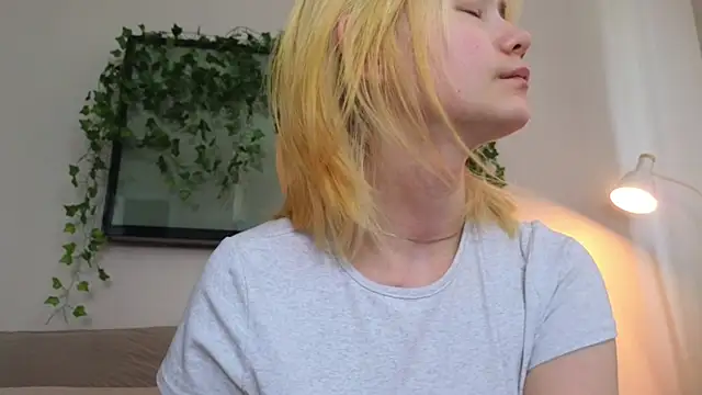 Emily_Miu webcam