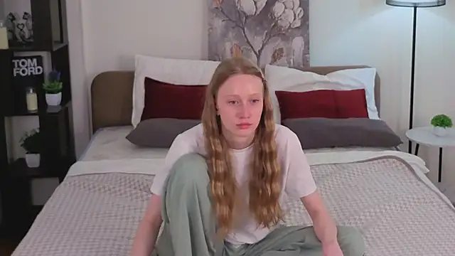 RoseannPolintan live cam on StripChat