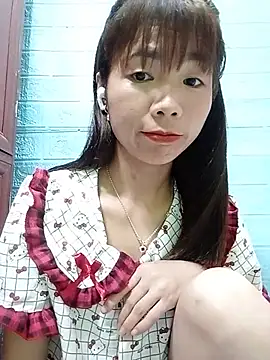 AmyLinee01 live cam on StripChat