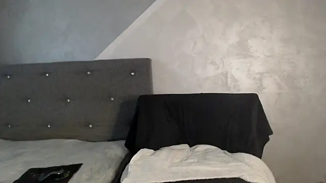 sassy_sandra live cam on StripChat