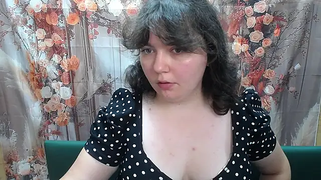 NeonilaLisova webcam
