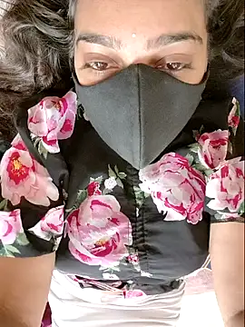 yoursana- live cam on StripChat