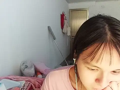 RebelAura live cam on StripChat
