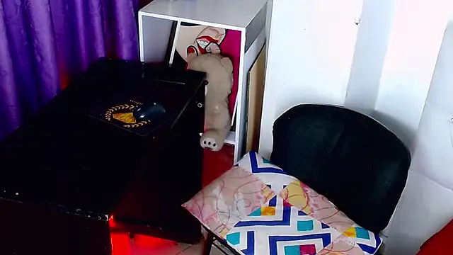 Angel_foxc13 webcam