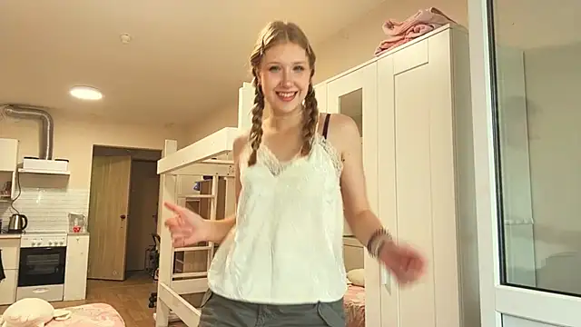 JoltingSmile webcam