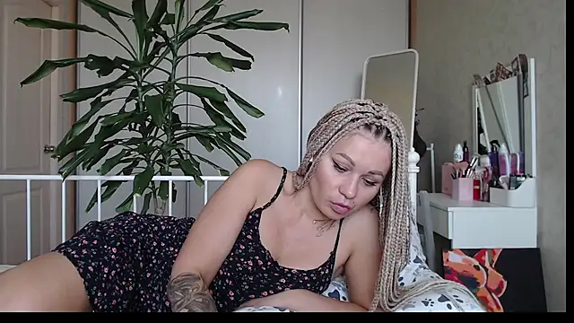 ShyEvaa webcam