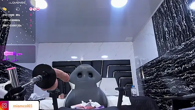 Ladyy_Scarlett webcam