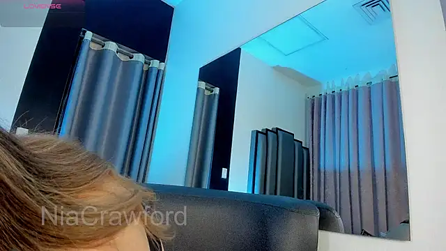 NiaCrawfordd webcam
